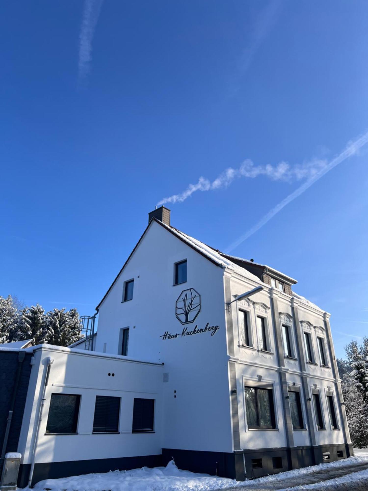 Haus Kuckenberg Hotel Burscheid Exterior foto