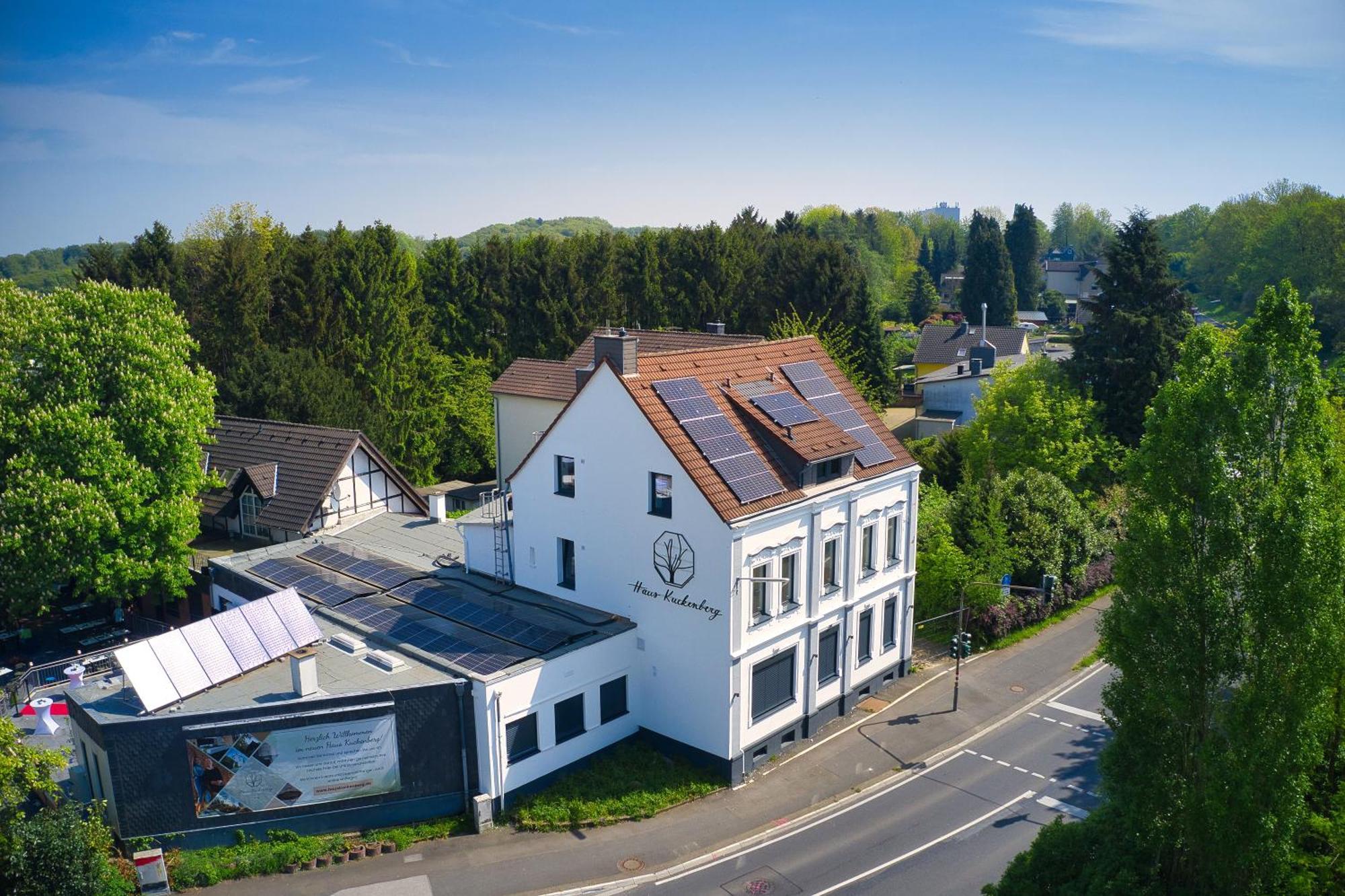 Haus Kuckenberg Hotel Burscheid Exterior foto
